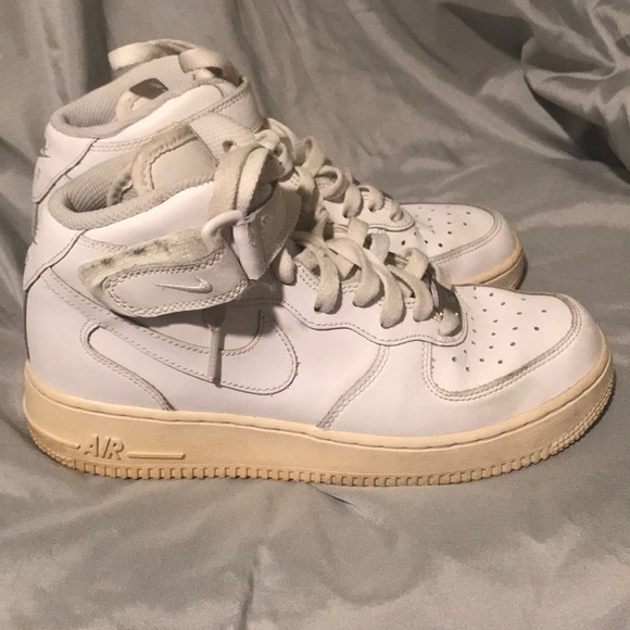 Boys Air Jordan’s - Picture 2 of 2